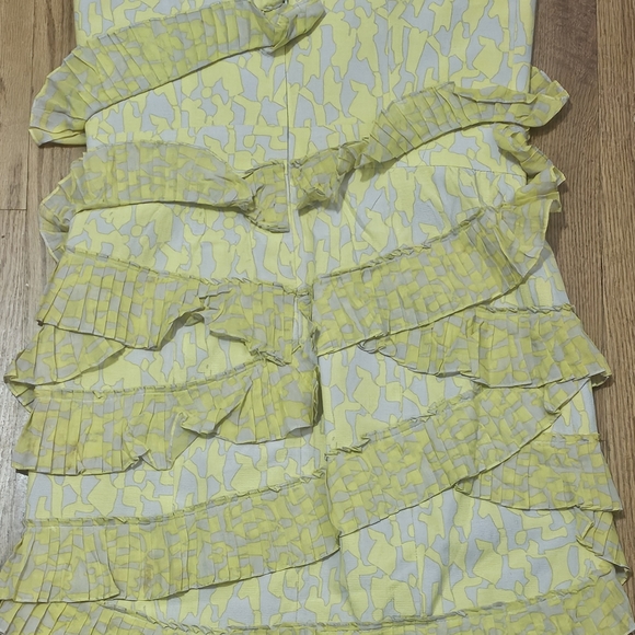 Cynthia Steffe Yellow Ruffle dress Size 6 - Picture 2 of 3